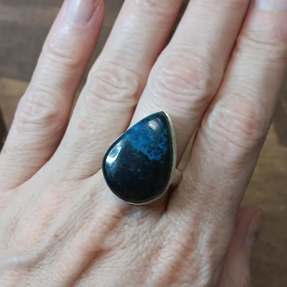 Elegant Blue Azurite Teardrop Ring - Picture 3 of 5